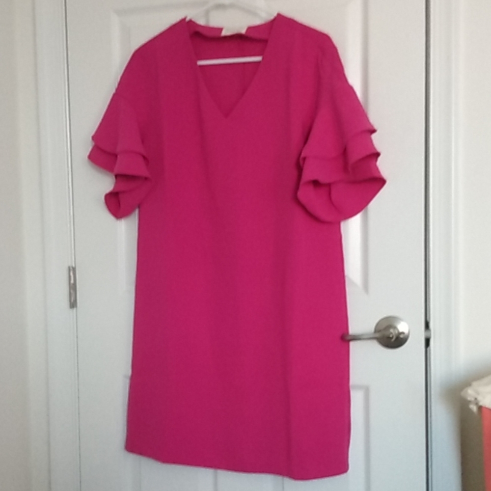 Flounce sleeve shift dress